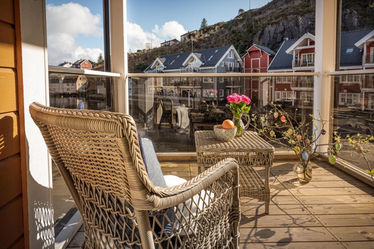Knutholmen Hotel Kalvag Exterior photo